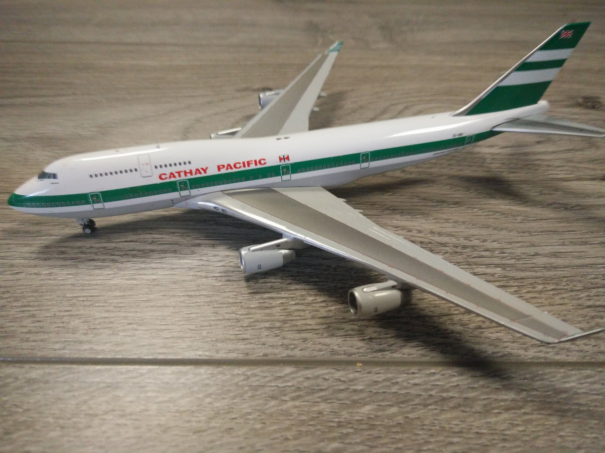 1:400 KAI TAK (JC) CATHAY PACIFIC B747-400 ZK-NBS