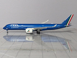 1:400 AV400 ITA A350-900 EI-IFF