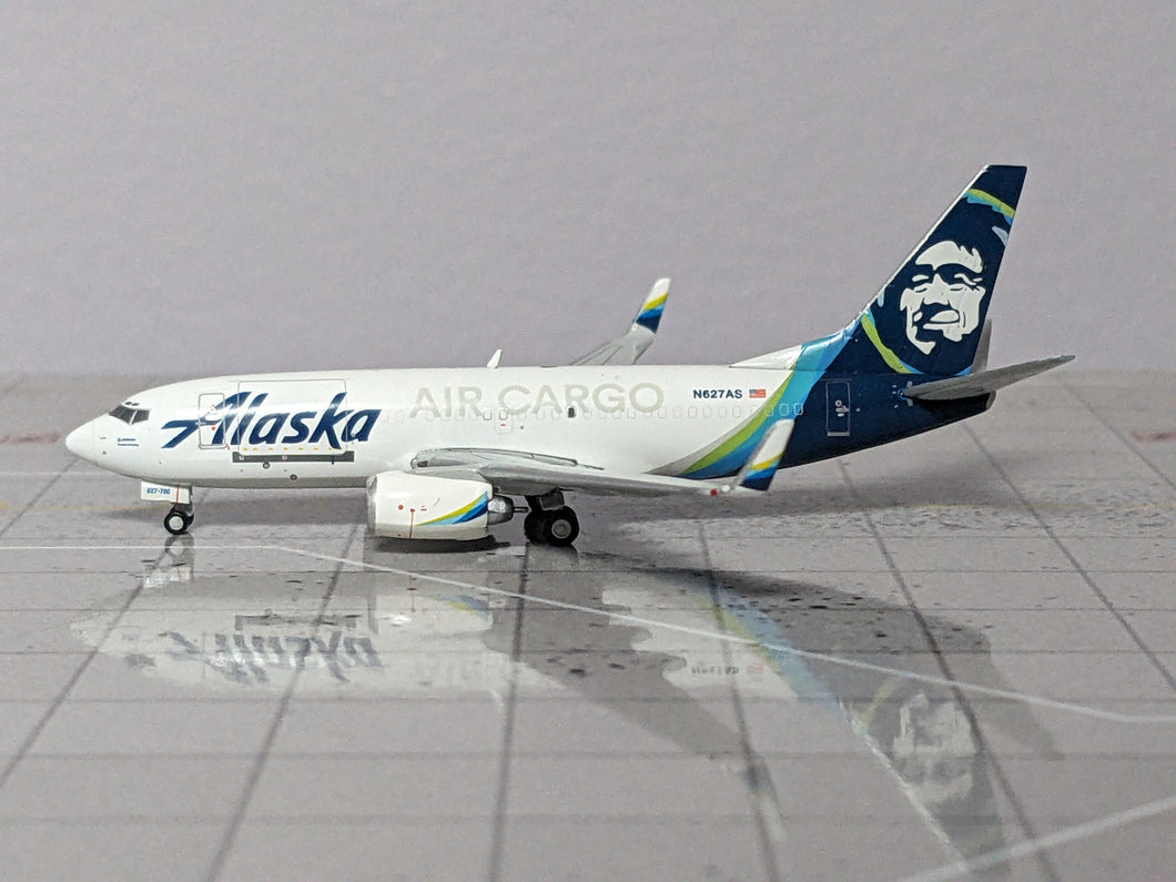(c) 1:400 GEMINI ALASKA CARGO B737-700F N627AS