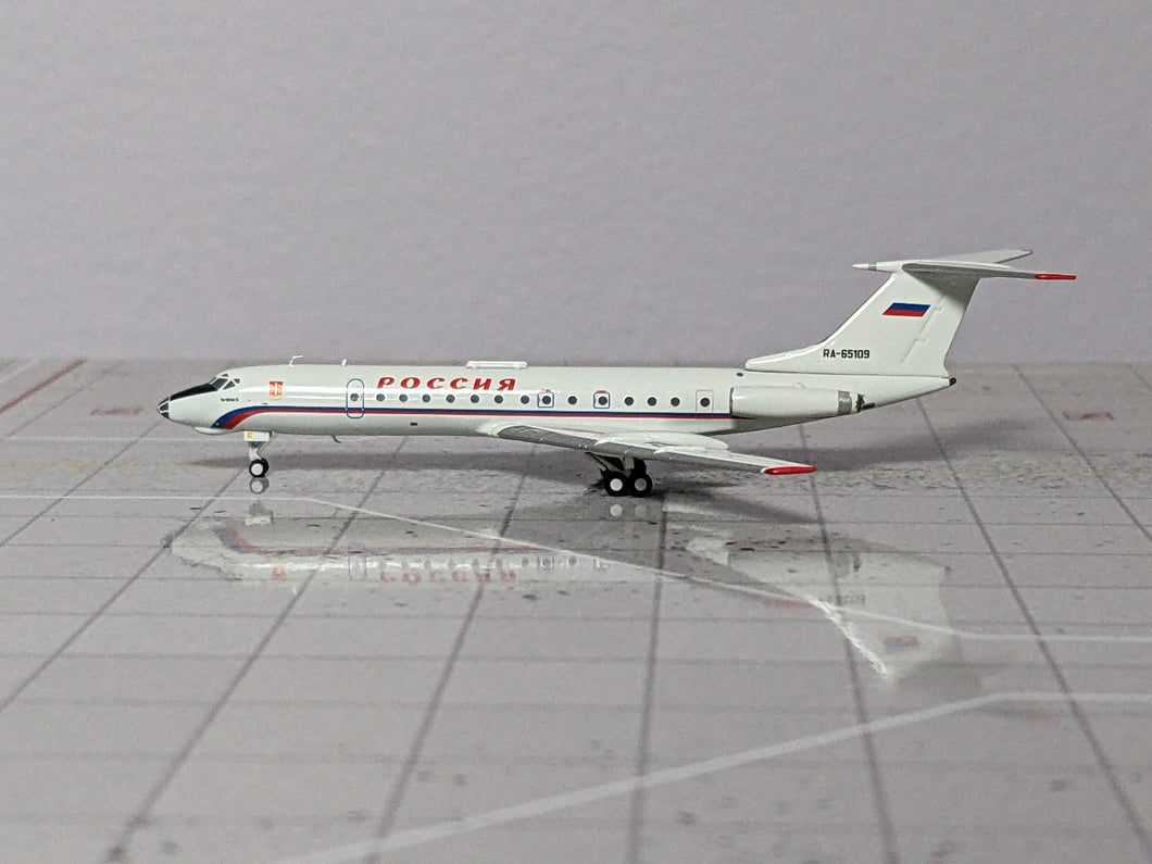(c) 1:400 PANDA RUSSIA TU-134 RA-65109