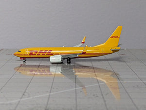 (c) 1:400 GEMINI DHL B737-800 N737KT