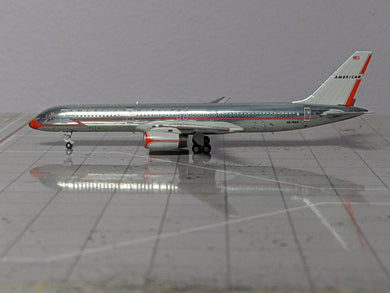 1:400 NG AMERICAN B757-200 N679AN