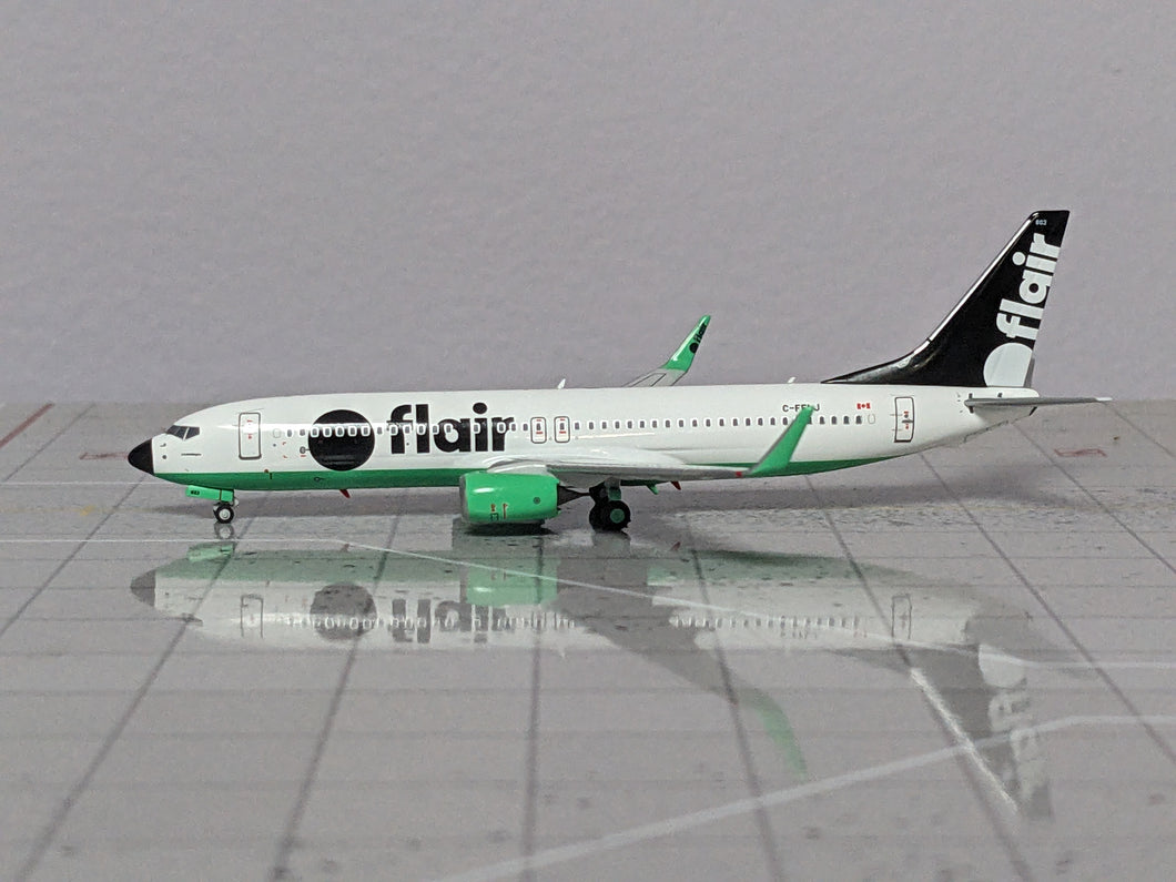 1:400 NG FLAIR B737-800 C-FFLJ