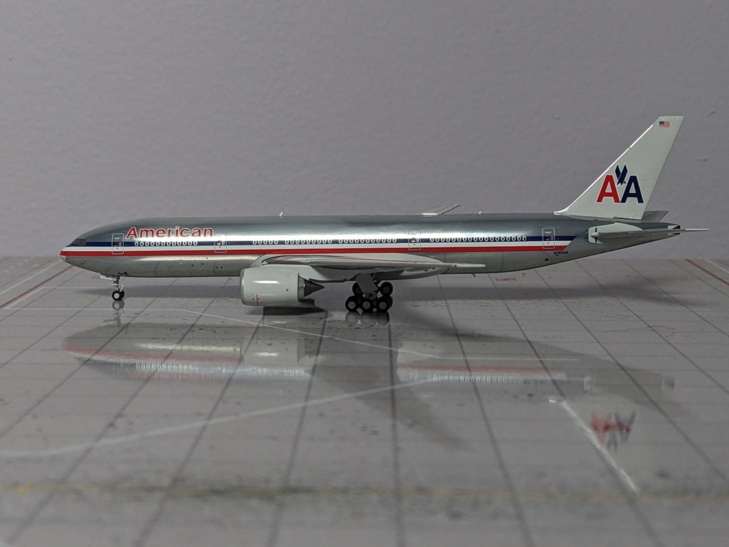 1:400 NG AMERICAN B777-200ER N795AN