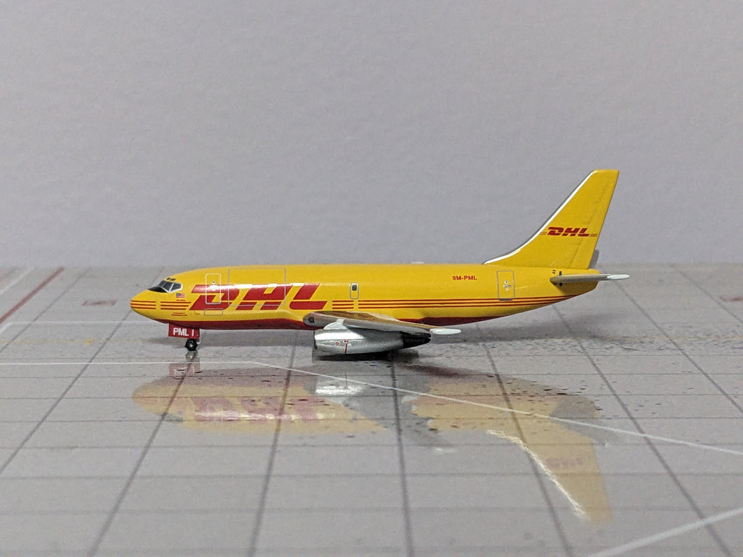 1:400 AV400 DHL B737-200 9M-PML
