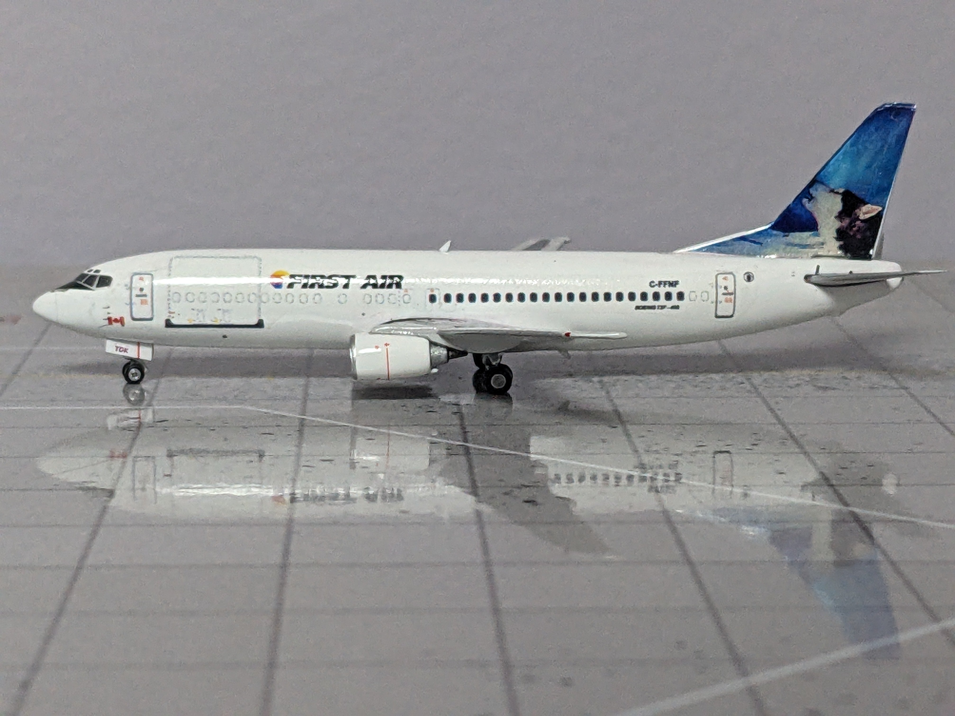 1:400 PHOENIX CUSTOM FIRST AIR B737-400 C-FFNF – Prairie Diecast