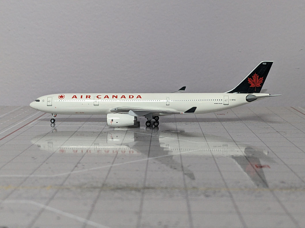 1:400 AEROCLASSICS AIR CANADA A330-300 C-GFAJ