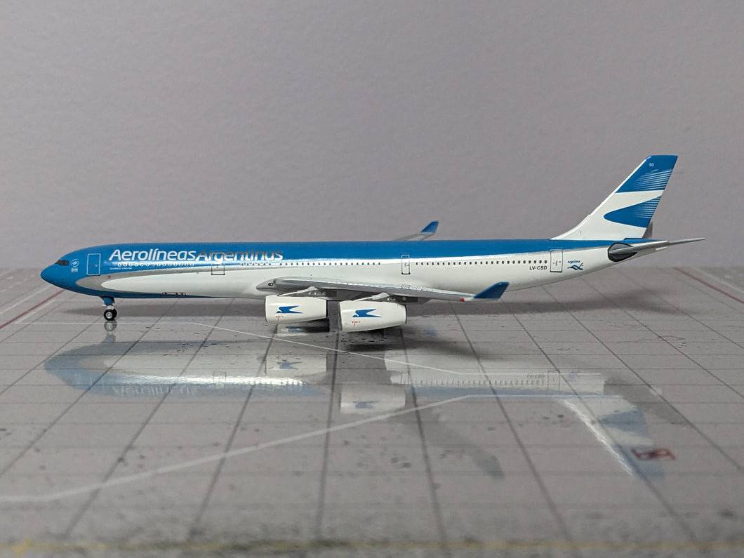 1:400 AEROCLASSICS AEROLINEAS ARGENTINAS A340-300 LV-CSD