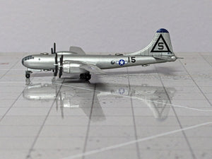 1:400 DRAGON B-29 SUPERFORTRESS WITCHITA WITCH
