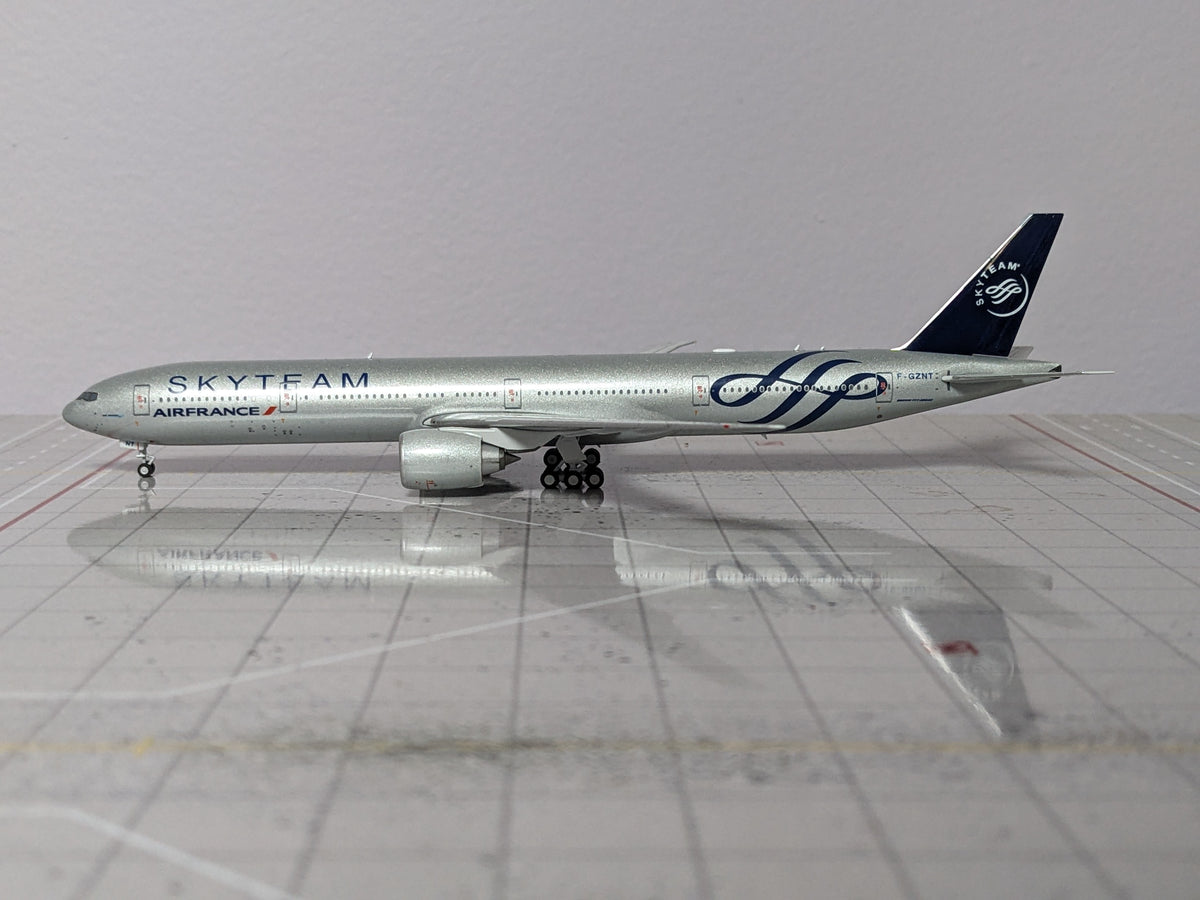 1:400 NG AIR FRANCE SKYTEAM B777-300ER F-GZNT – Prairie Diecast