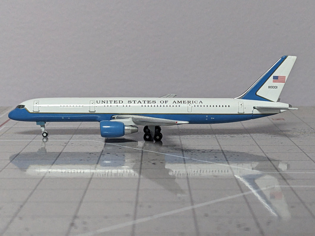 1:400 GEMINI USAF B757-200 80001