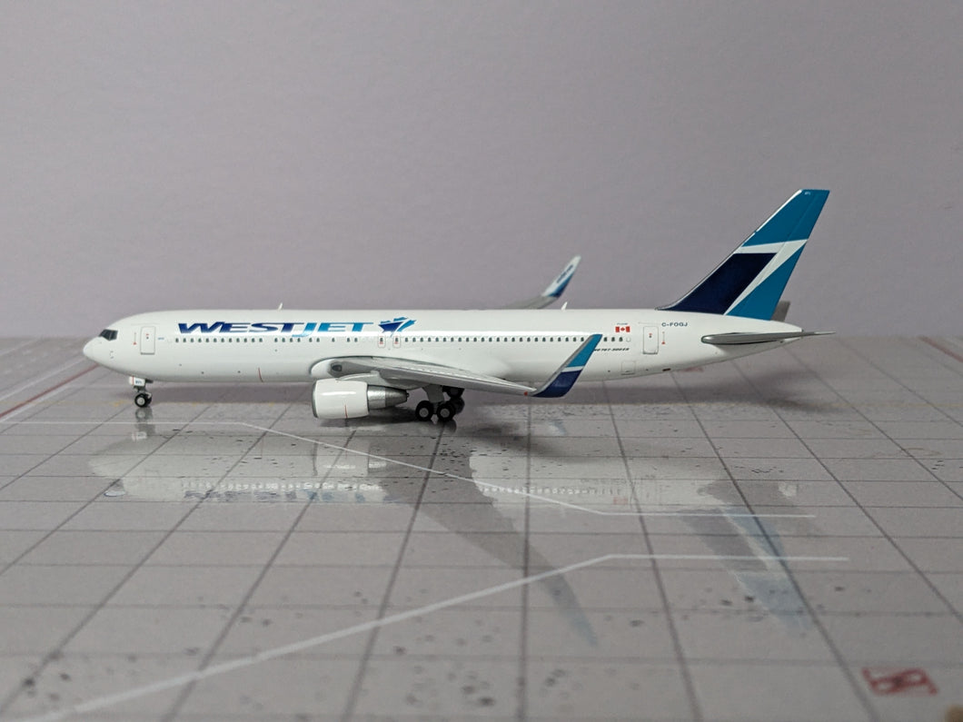 1:400 GEMINI WESTJET B767-300 C-FOGJ