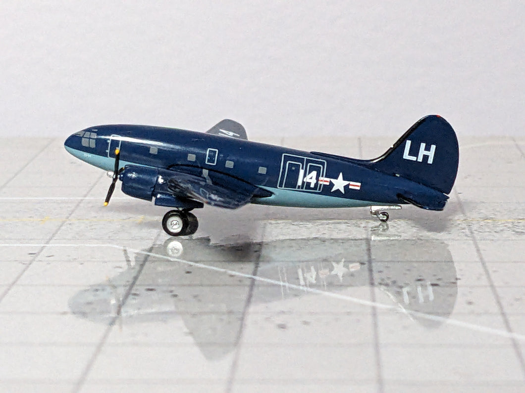 1:400 AEROCLASSICS US NAVY C-46 LH14