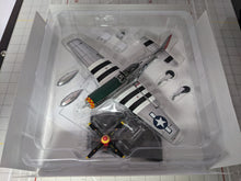 Load image into Gallery viewer, 1:72 DRAGON P-51 MUSTANG &quot;GLAMOROUS GLENNIS&quot;
