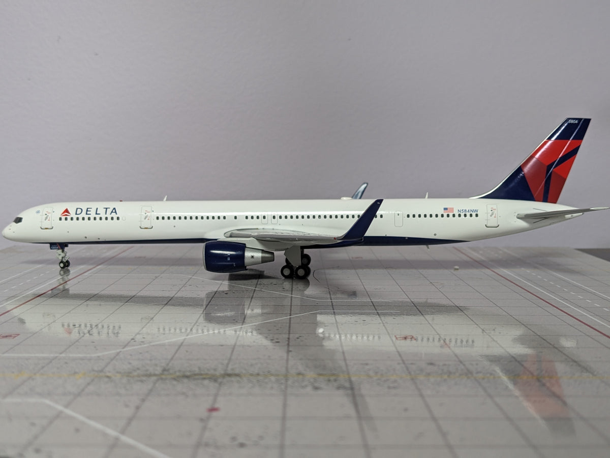 1:200 GEMINI DELTA B757-300 N584NW – Prairie Diecast