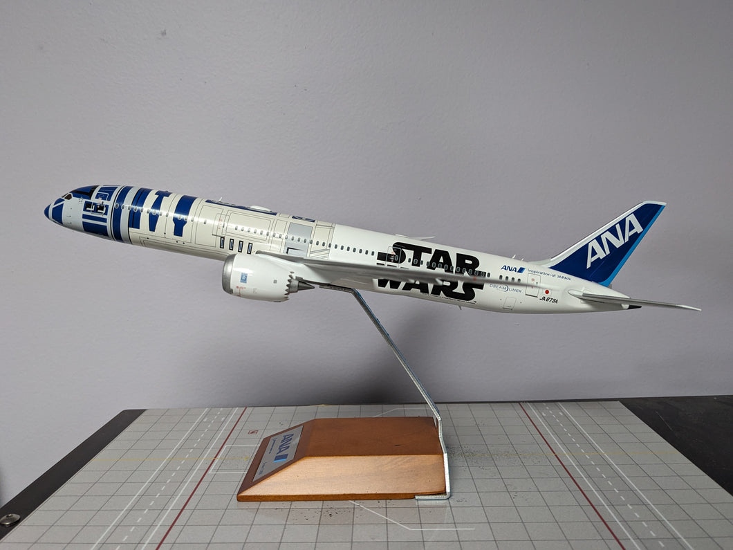 1:200 WHITE BOX ANA B787-9 R2D2