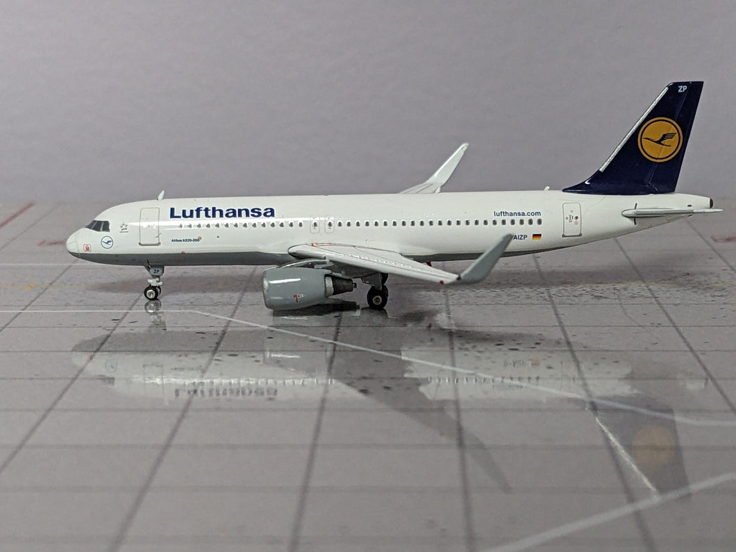 1:400 PHOENIX LUFTHANSA A320-200 D-AIZP