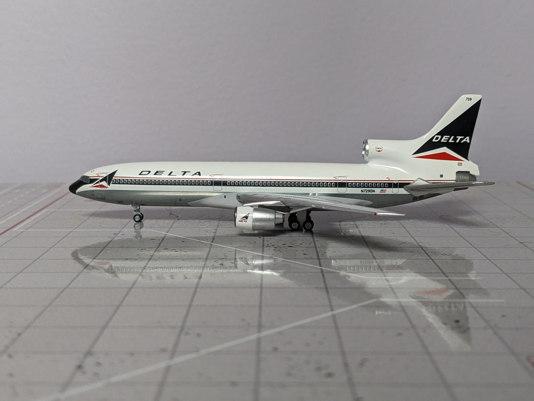 1:400 AEROCLASSICS DELTA L-1011 N729DA