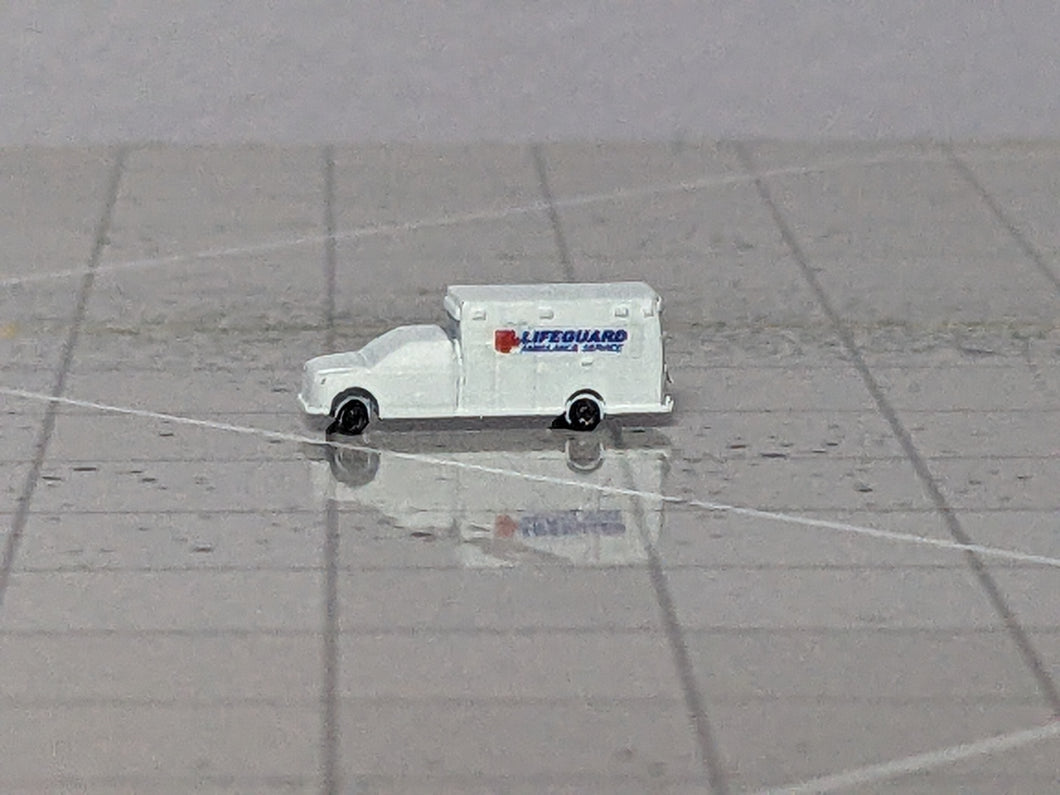 1:400 AIRPORT GSE AMBULANCE