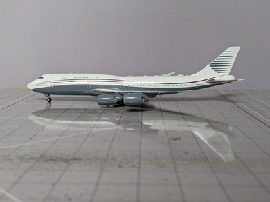 1:400 JC CUSTOM QATAR AMIRI FLIGHT B747-8