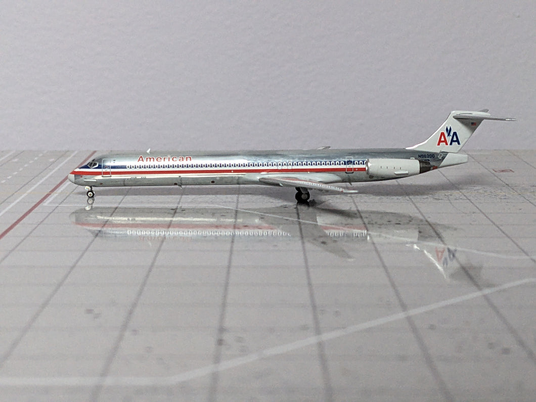 1:400 NG AMERICAN MD-83 N962DD