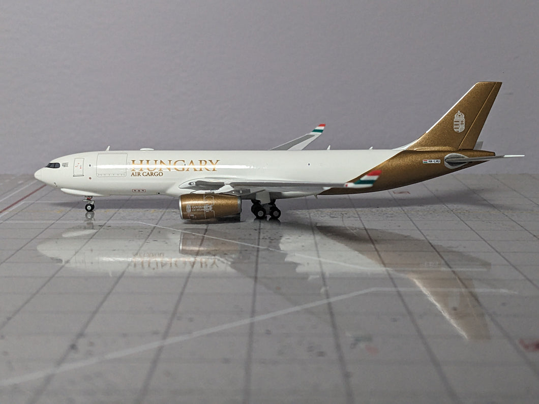 1:400 JC HUNGARY AIR CARGO A330-200F HA-LHU