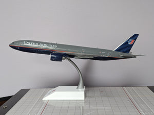 1:200 JC UNITED B777-200 N777UA "BATTLESHIP GREY"