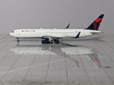 1:400 NG DELTA B767-200 N173DZ