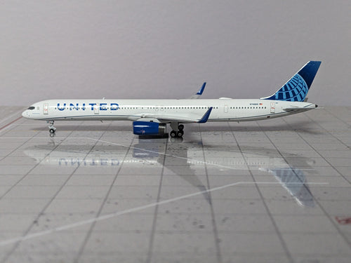 1:400 NG UNITED B757-300 N78866