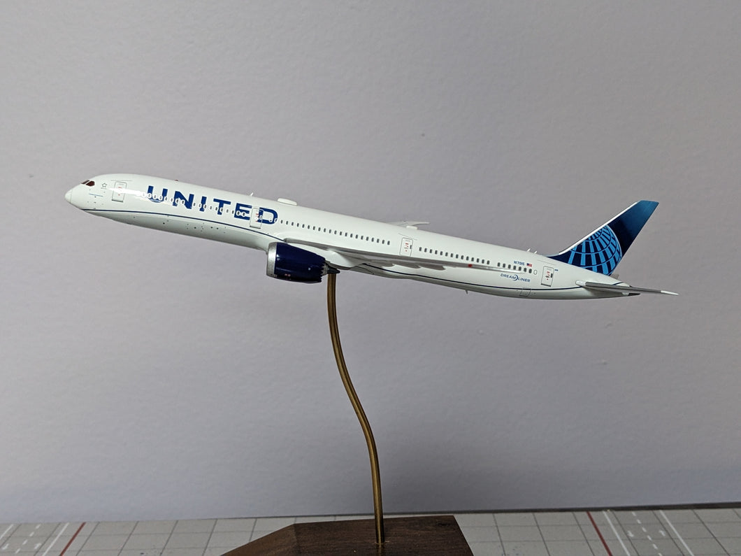 1:400 AV400 UNITED B787-10 N17015