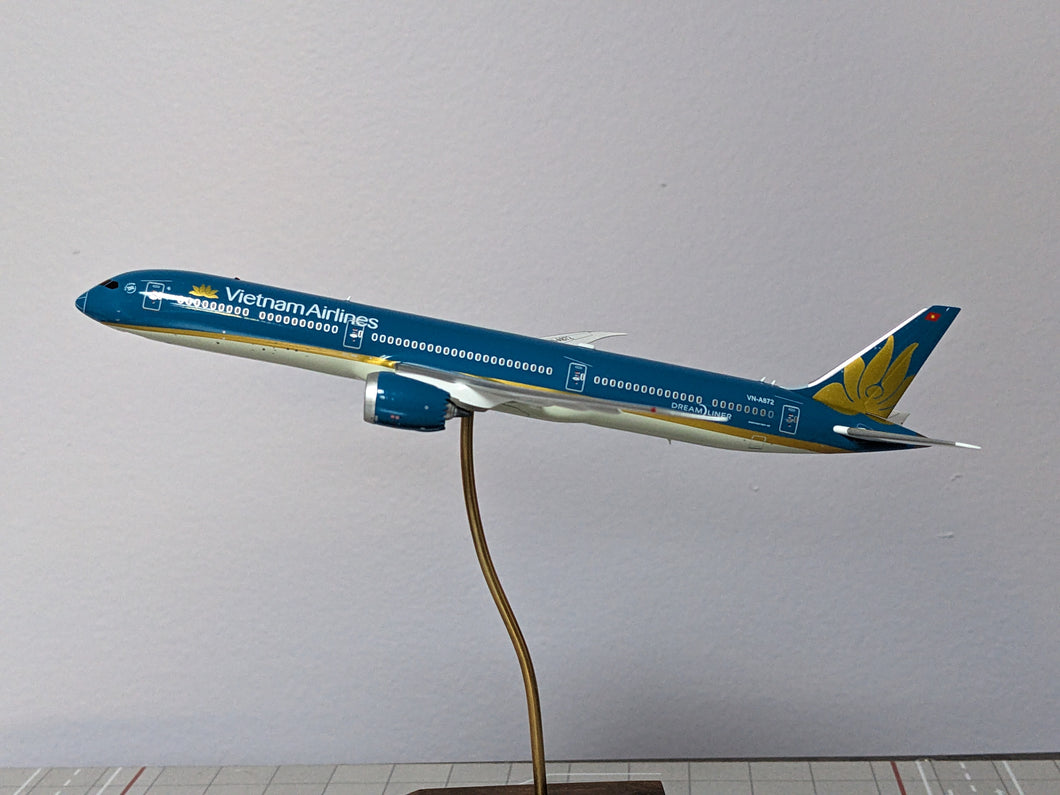 1:400 AV400 CUSTOM VIETNAM B787-10 VN-A872