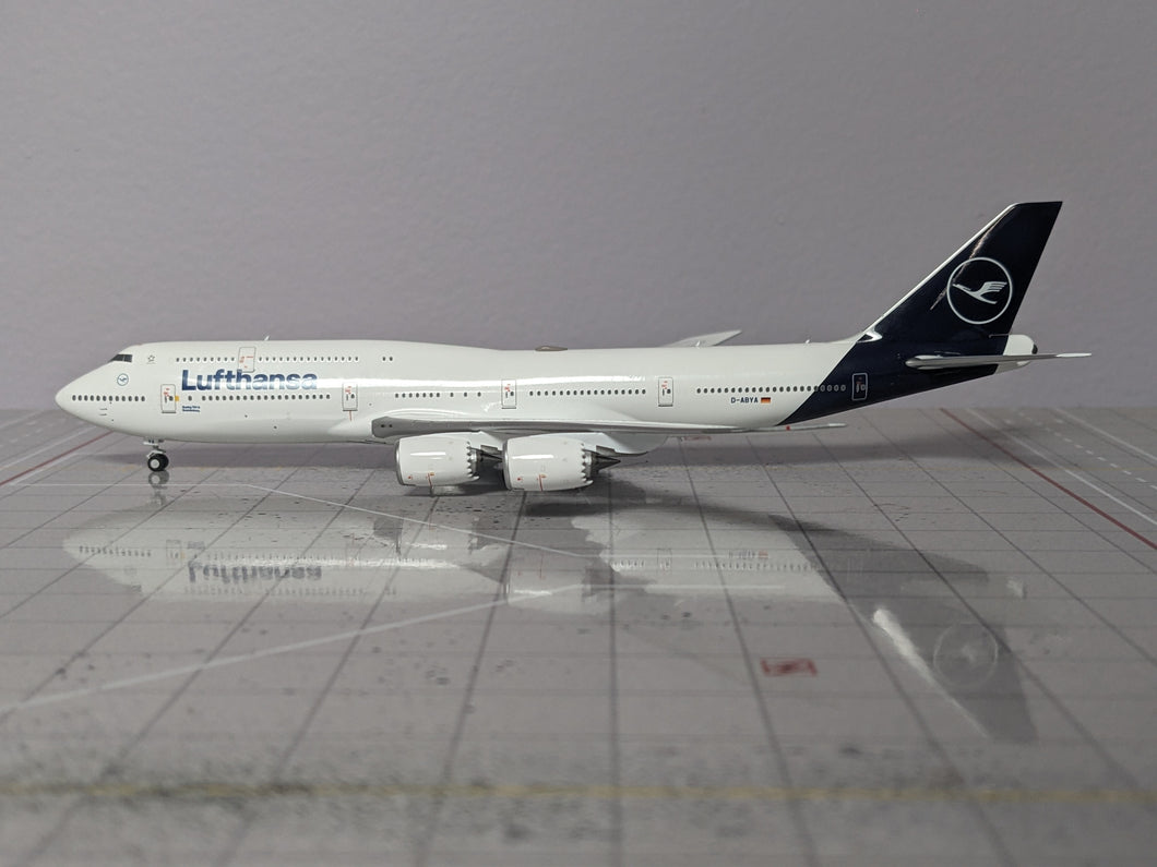 1:400 NG LUFTHANSA B747-8 B-ABYA 