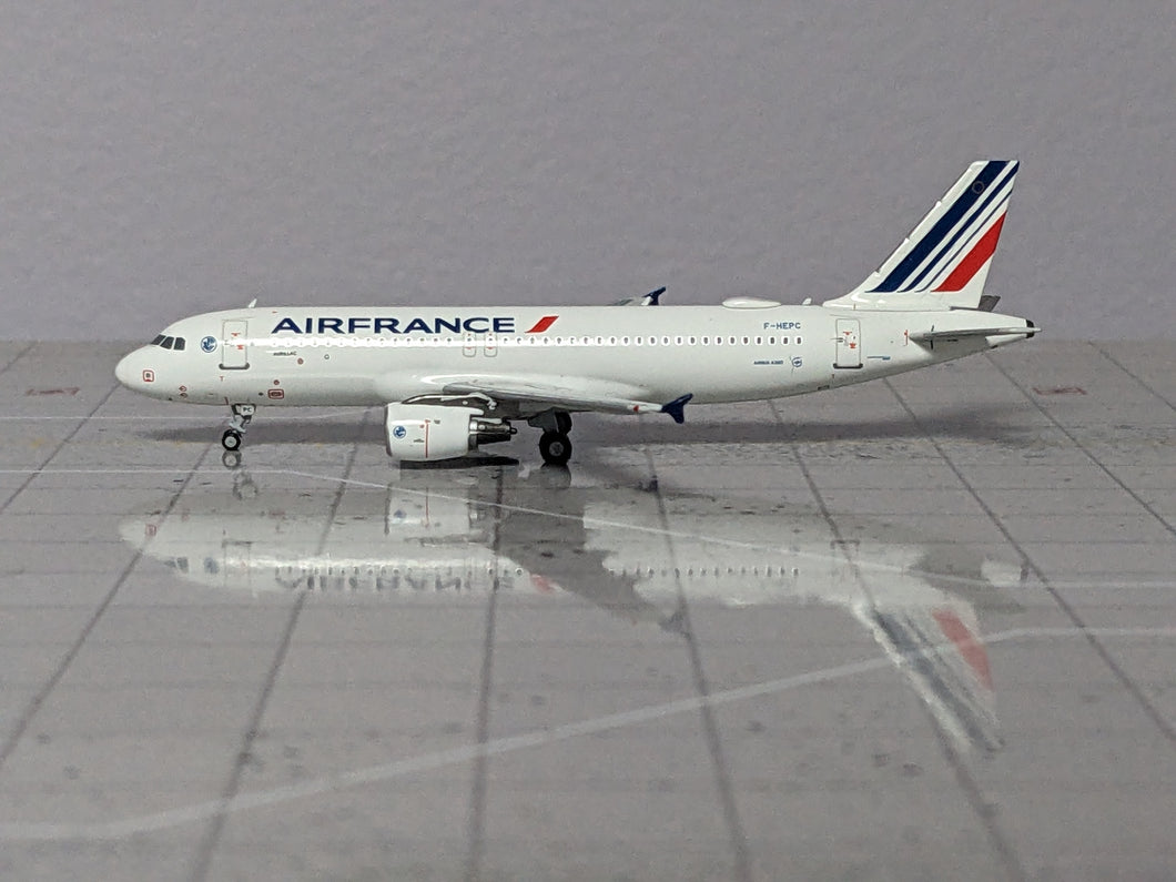 1:400 NG AIR FRANCE A320 F-HEPC