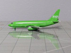 1:400 AEROCLASSICS ZIP B737-200 C-GCPN