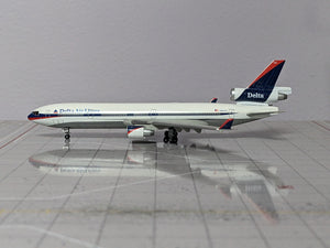 1:400 DRAGON DELTA MD-11 N804DE CHROME SPECIAL EDITION