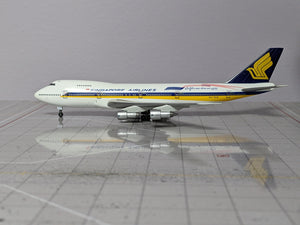 1:400 DRAGON SINGAPORE B747-200 9V-SQA