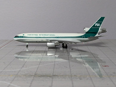 1:400 AEROCLASSICS PAKISTAN DC-10-30 AP-AXC