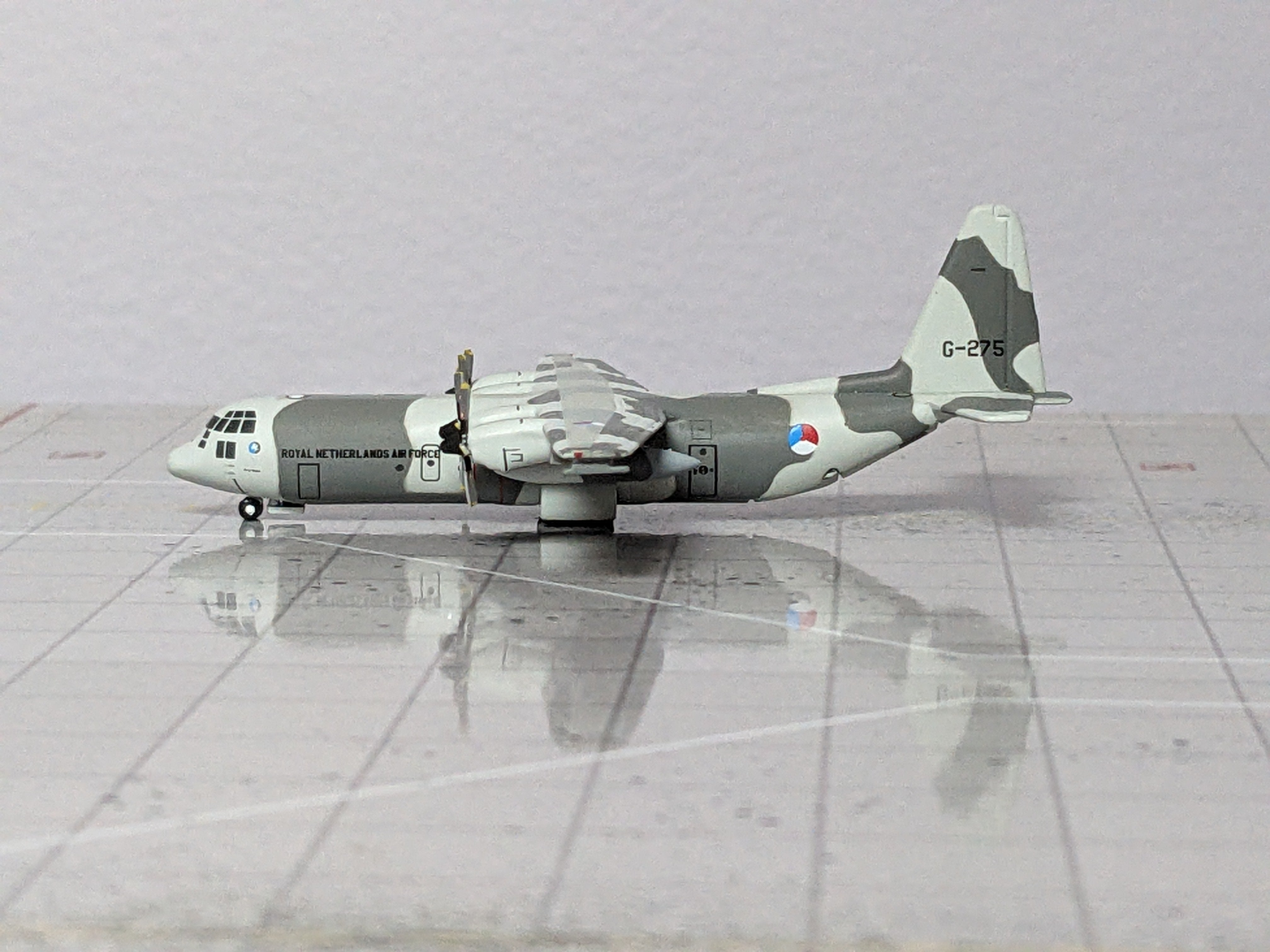 1:400 GEMINI NETHERLANDS C-130 G-275 – Prairie Diecast