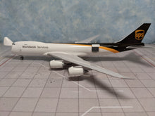 Load image into Gallery viewer, 1:400 GEMINI JETS UPS B747-8F N606UP Interactive Series