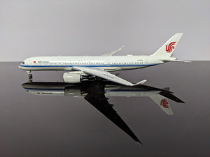 1:400 AV400 AIR CHINA A350-900 B-1081