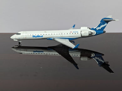 1:400 GEMINI SKYWEST CRJ700 N604SK