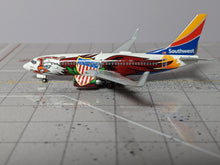 Load image into Gallery viewer, 1:400 GEMINI JETS SOUTHWEST B737-700 N918WN &#39;ILLINOIS ONE&#39;