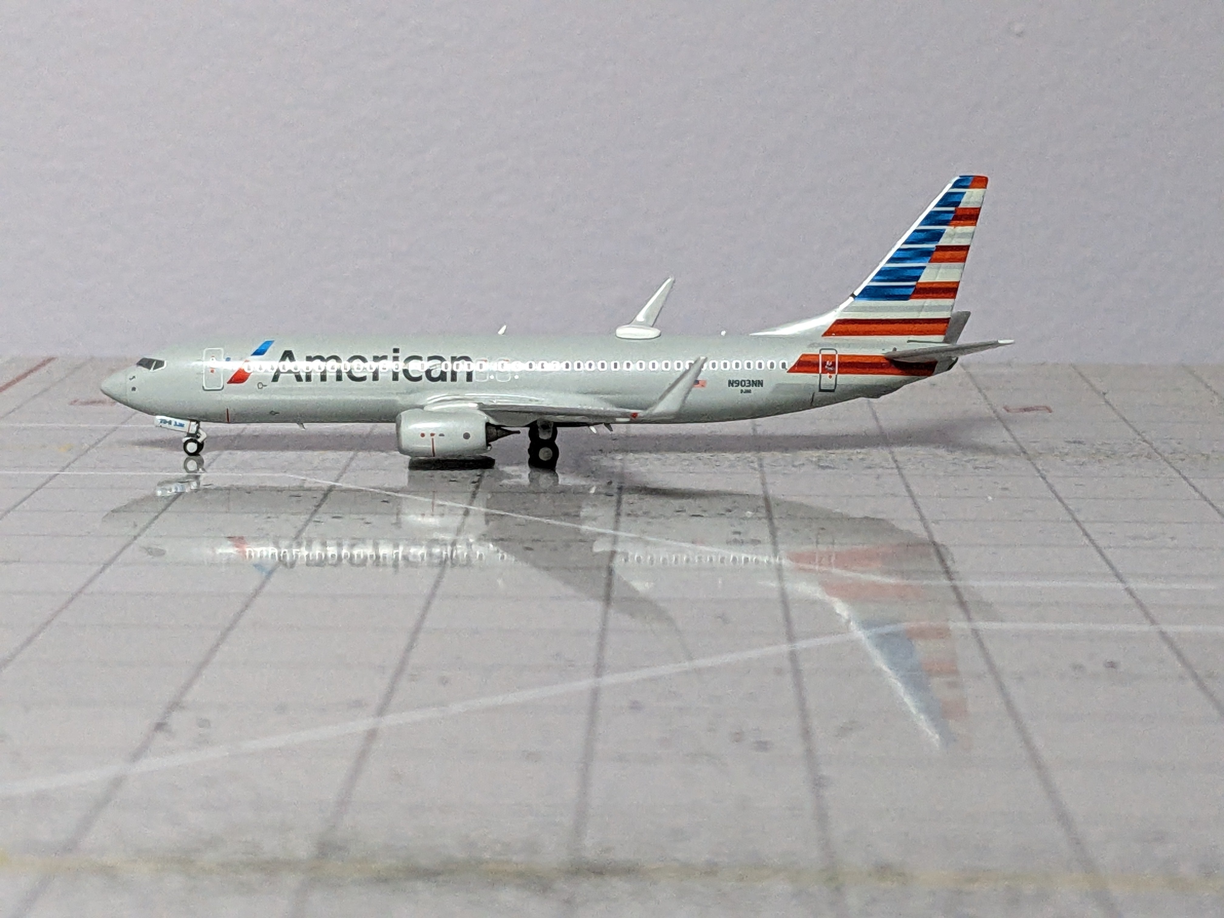 1:400 NG AMERICAN B737-800 N903NN – Prairie Diecast